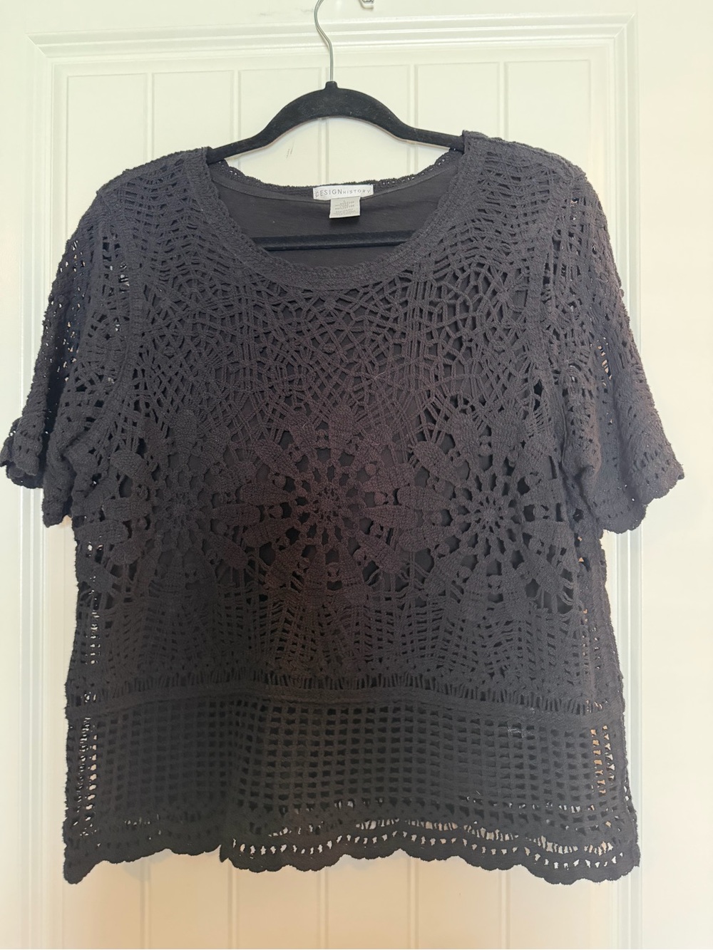 Design History Black Crochet Overlay Short Sleeve Top NEVER WORN